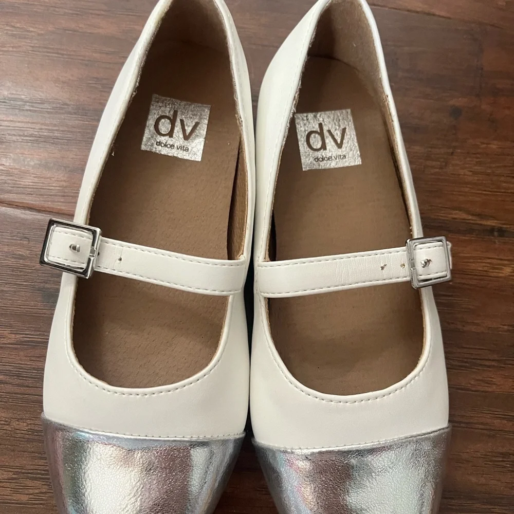 DV by Dolce Vita stylish comfortable